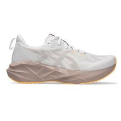 W. Asics Novablast 5 - 102